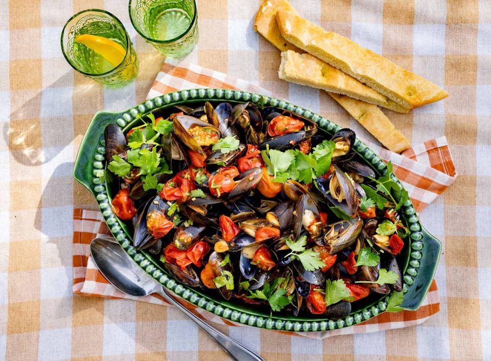 Mussels with Tomato and Parsley