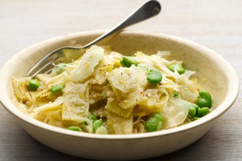 Sagnarelli with wild broad beans and lemon