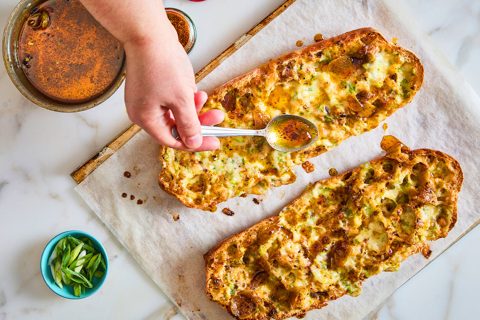 Sweet and smoky cheesy garlic bread